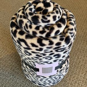 New Victoria’s Secret Sherpa Blanket